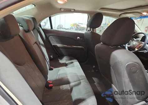 2010 Mercury Milan z USA, uszkodzony, nr VIN 3MEHM0HA9AR636243